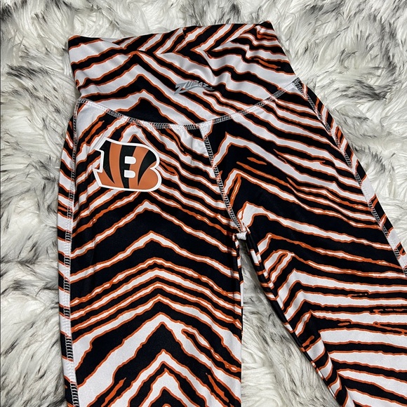 CINCINNATI BENGALS ZUBAZ MAJESTIC BASIC ANIMAL PRINT LEGGINGS XS - Picture 2 of 8